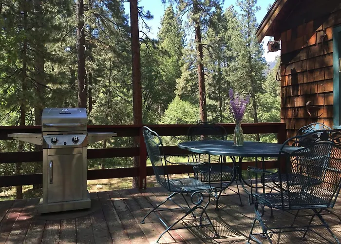 Ahwahnee-Be Vintage Cabin - Walk To Town!