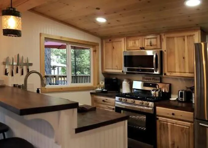 La Petite - Heart Of Town - Stunning Remodel